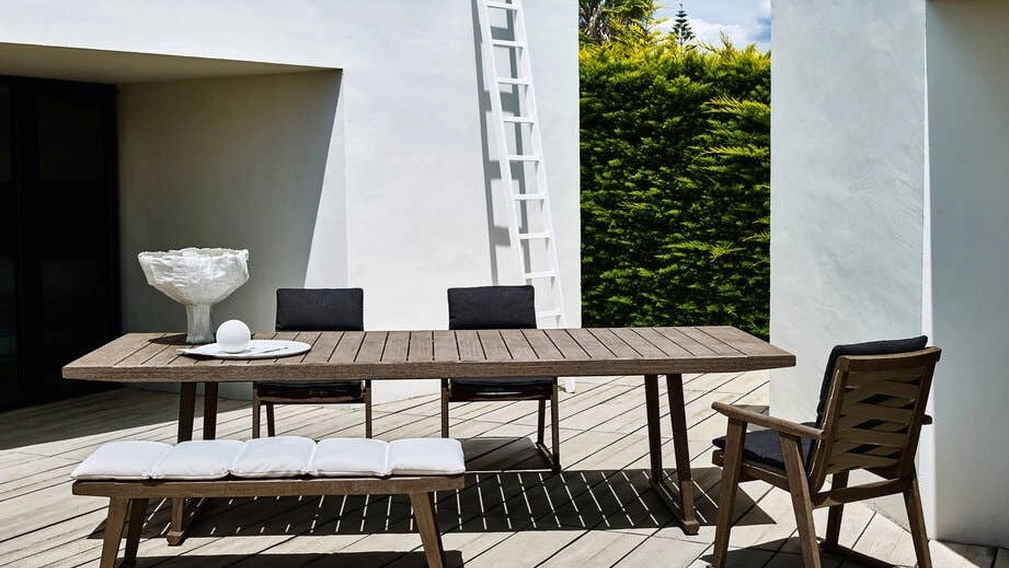 Sedia Gio in legno massello con rivestimento in tessuto imbottito di B&B Italia