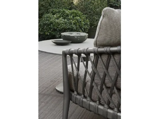 Tavolino in cemento Pushpam di B&B Italia