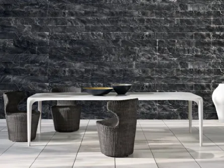 Tavolo Link Outdoor in Cristalplant Outdoor® (carica minerale naturale di idrato d'alluminio con resina poliestere acrilata) di B&B Italia