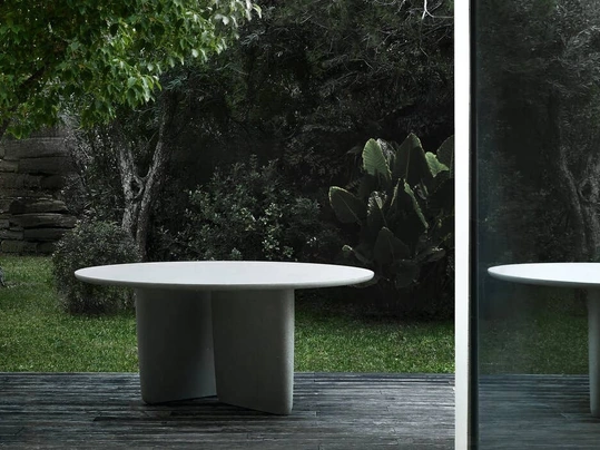 Tavolo Outdoor Tobi-Ishi di B&B Italia